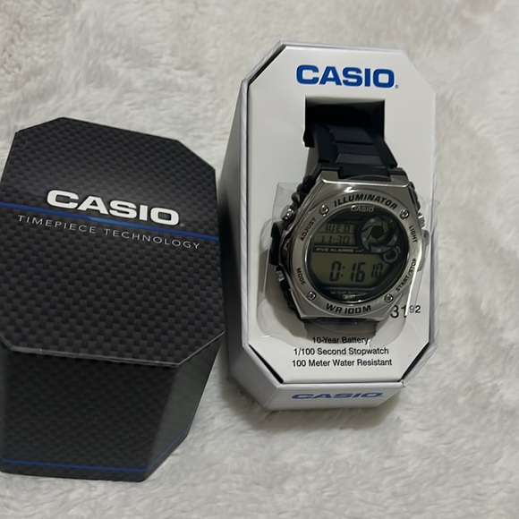 NWT Casio Black and Silver Digital Watch MWD100H - Picture 5 of 6